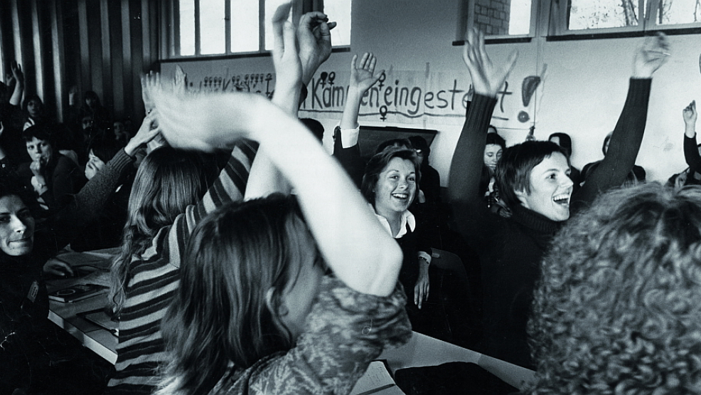 Auf in den Kampf! Dafür sind alle Frauen auf dem "Nationalen Frauenkongress" im Februar 1975 in Ludwigshafen. Foto: Angela Neuke/Rheinisches Landesarchiv