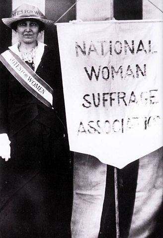 Katherine McCormick engagierte sich zunächst im Kampf um das Frauenwahlrecht.