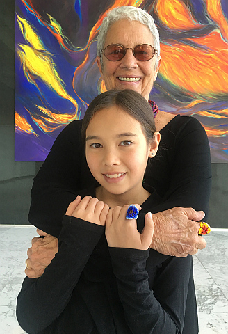 Paola Gianturco, 80, und Enkelin Alex Sangster, 14, haben die Mädchen und ihre Projekte porträtiert.
