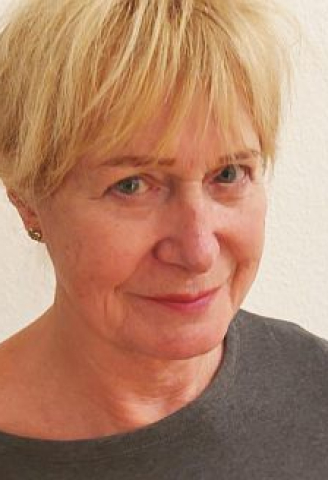 Dr. Renate Försterling, Transfrau