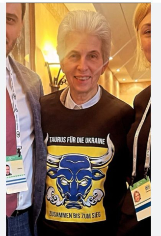 Strack-Zimmermanns Outfit bei der Münchner Sicherheitskonferenz. Foto: X