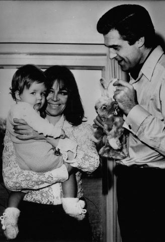 Die 43-Jährige als glückliche Mutter mit Ehemann David Cameron.