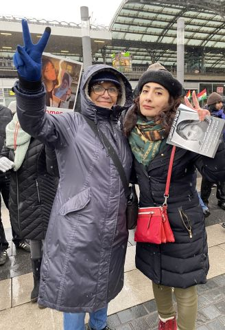 Vaki und Mahdieh: Mit dem Herzen in Iran.