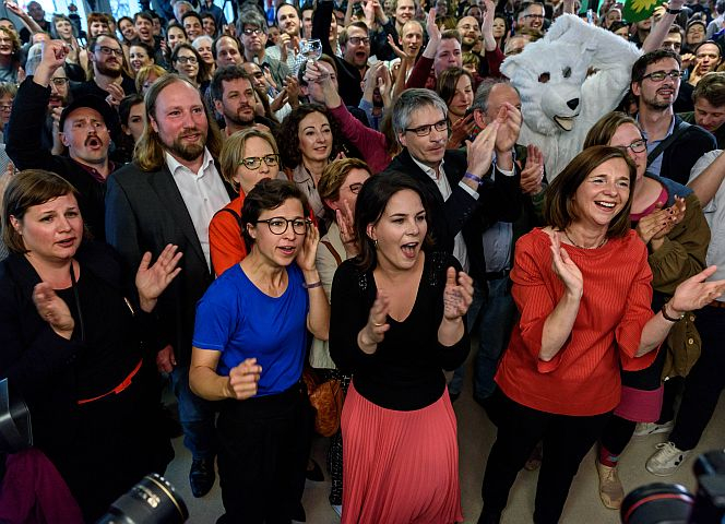 Jubel bei den Grünen: Historischer Sieg bei der EU-Wahl. - imago images / snapshot