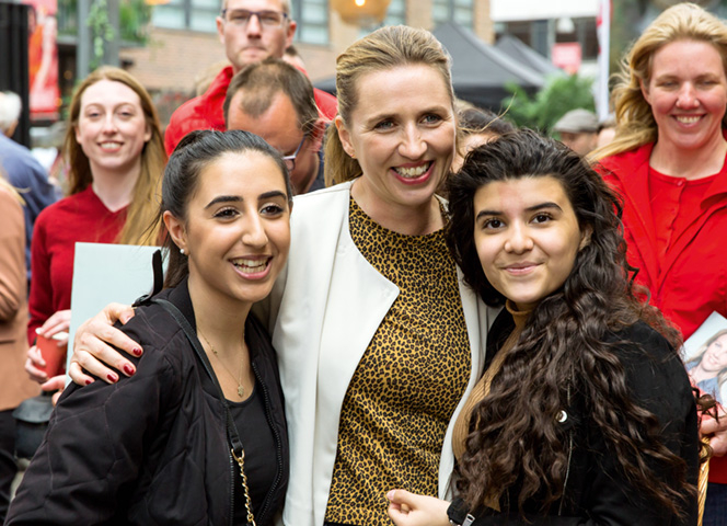 Die Sozialdemokratin Mette Frederiksen siegte in Dänemark. - Foto: Ole Jensen/Getty Images