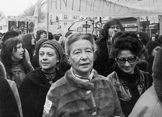 Die 63-jährige Simone de Beauvoir am 11. November 1971 auf einer Abtreibungsdemo in Paris.