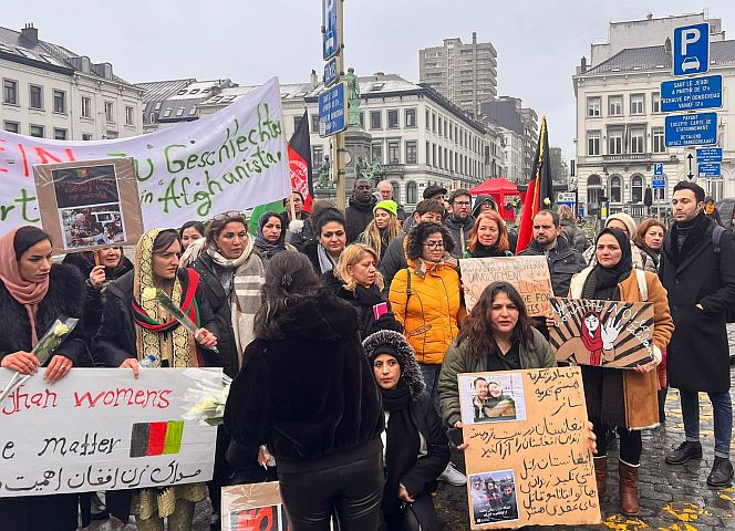 Afghaninnen marschierten nach Brüssel und forderten: Stoppt den Krieg gegen Frauen!