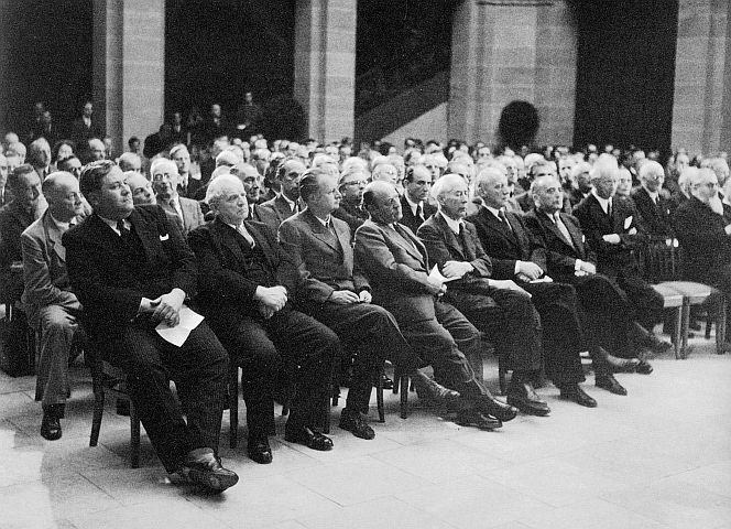 Nein, das ist nicht der Iran, das sind Abgeordnete der BRD 1949. - Fotos: © Bestand Erna Wagner-Hehmke/Haus der Geschichte, Bonn