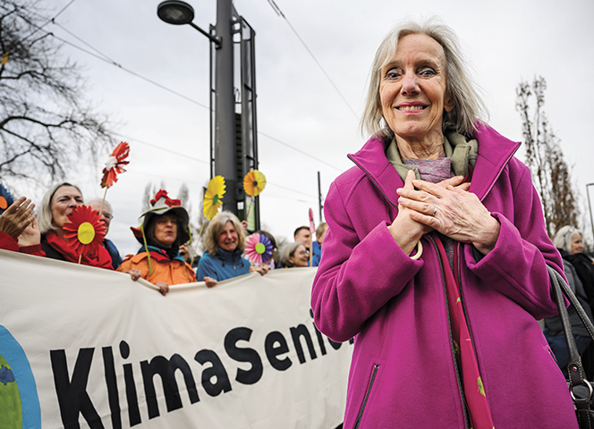 Rosmarie Wydler-Welti hofft auf einen Sieg vor Gericht. - Foto: Jean-Christophe Bott/Keystone/dpa