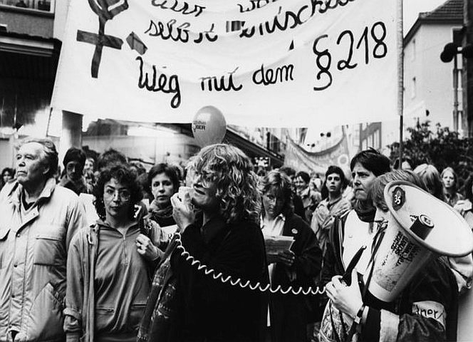 Alice Schwarzer 1986 bei einer Demo für das Recht auf Abtreibung in Aachen.