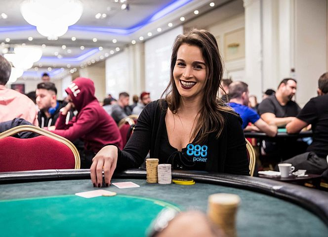 Natalie Hof-Ramos räumt ab: Sie kann inzwischen vom Pokerspielen leben.